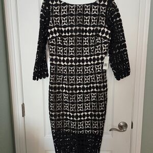 Chic Black and White Geometric Midi Dress